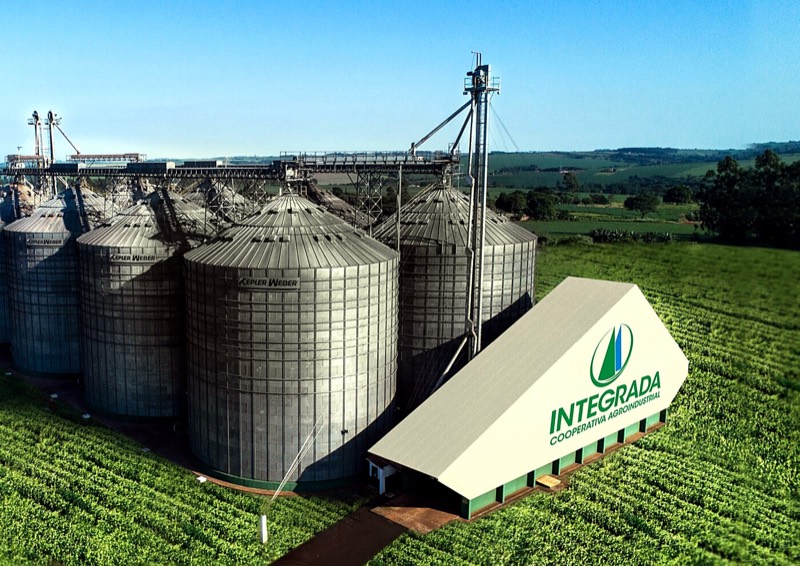 Silos de armazenagem da Integrada Cooperativa Agroindustrial
