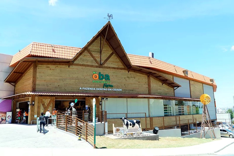 Fachada de uma loja Oba Hortifruti Farm